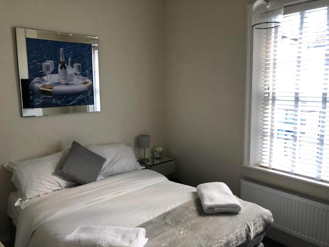 Saffron Suite And Kitchen Saffron Walden Extérieur photo